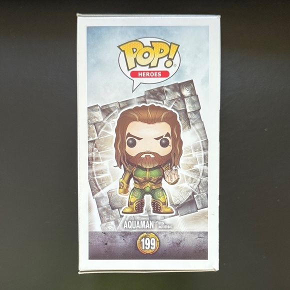 Funko Aquaman Exclusive Vinyl Figure with Motherbox - Picture 5 of 7